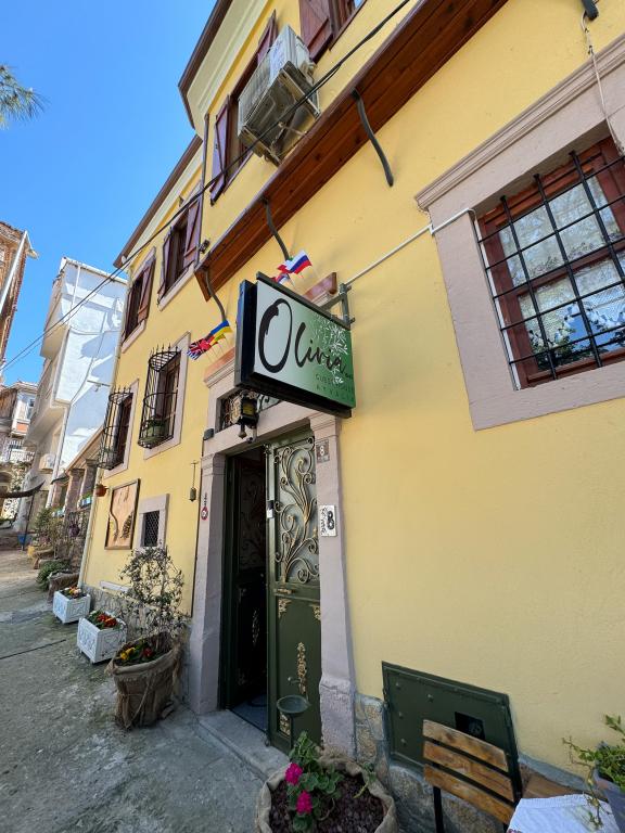 Olivia 1845 Guest House