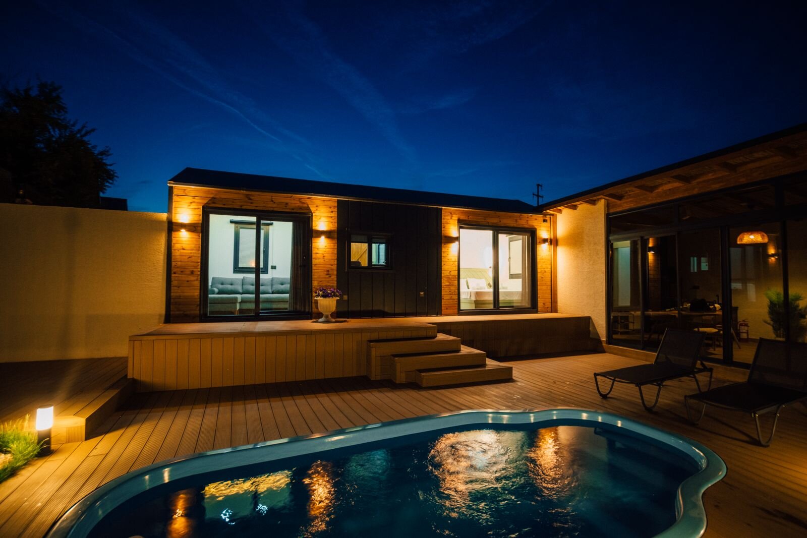 Deluxe Bungalov (Jakuzili, Isıtmalı Havuzlu)