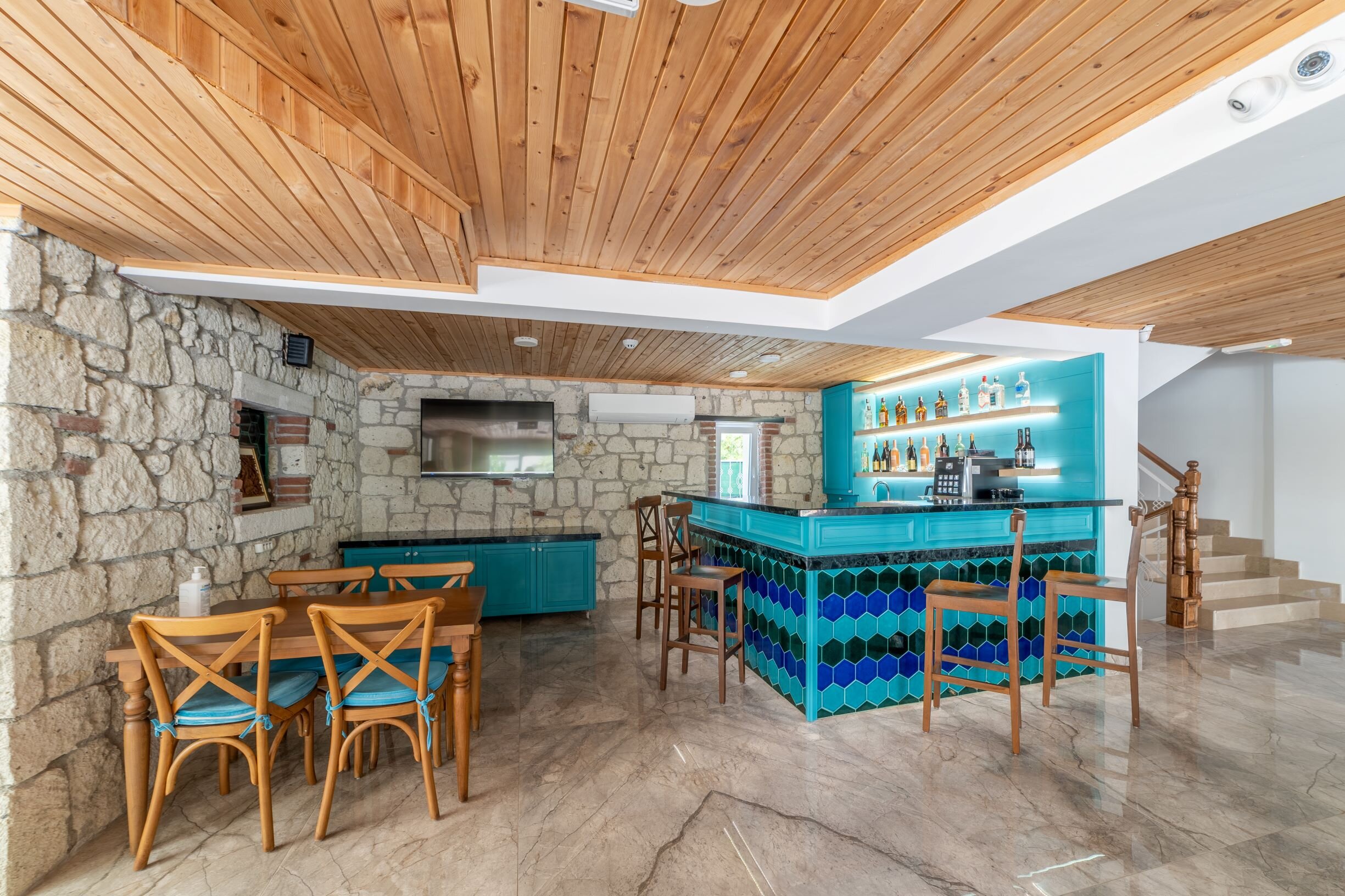 Dam Hotel Lara