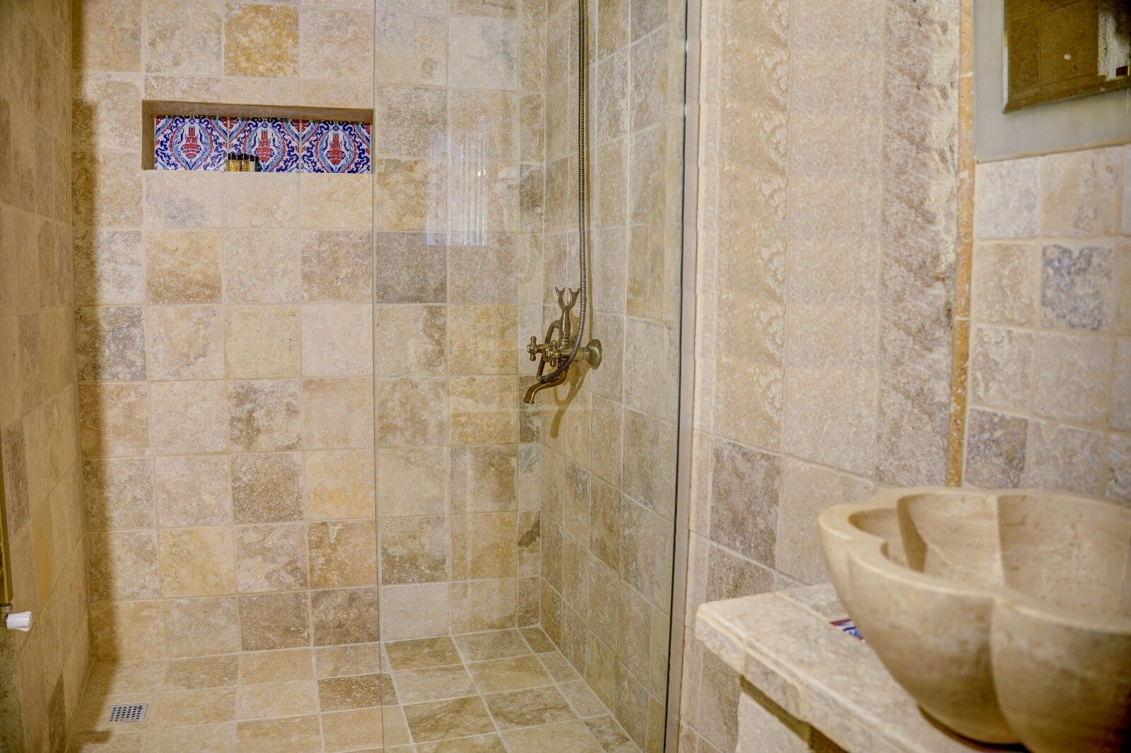108 Melida Dubleks Cave Room