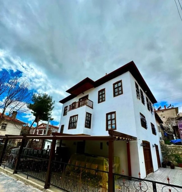 Ayten Hanım Konağı