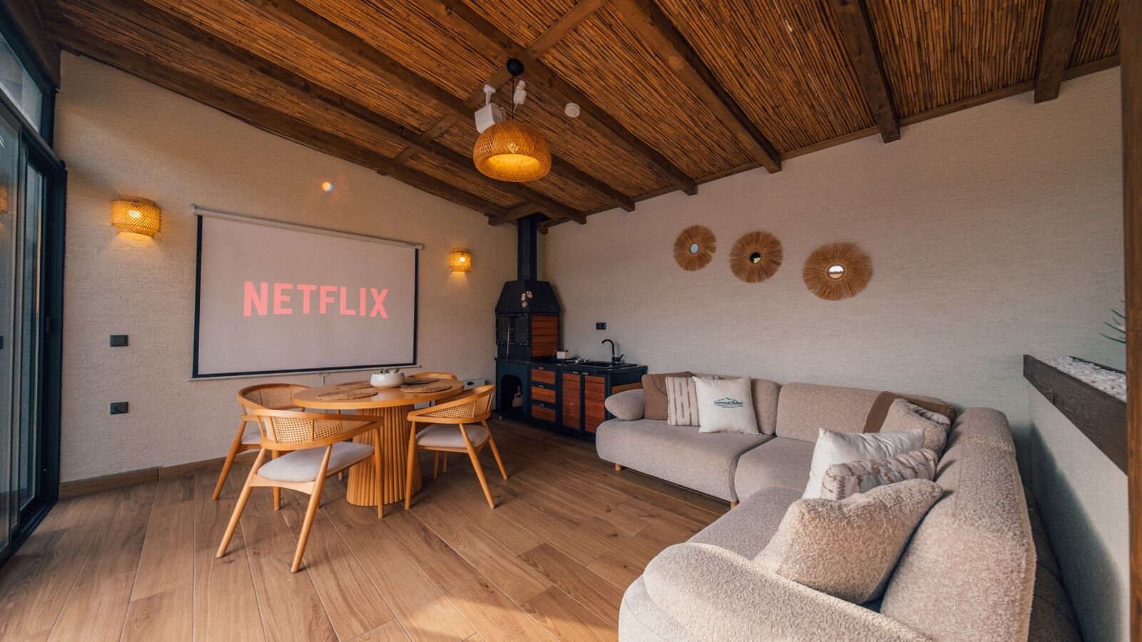 Superior Bungalov ( Jakuzili ve Isıtmalı Havuzlu)