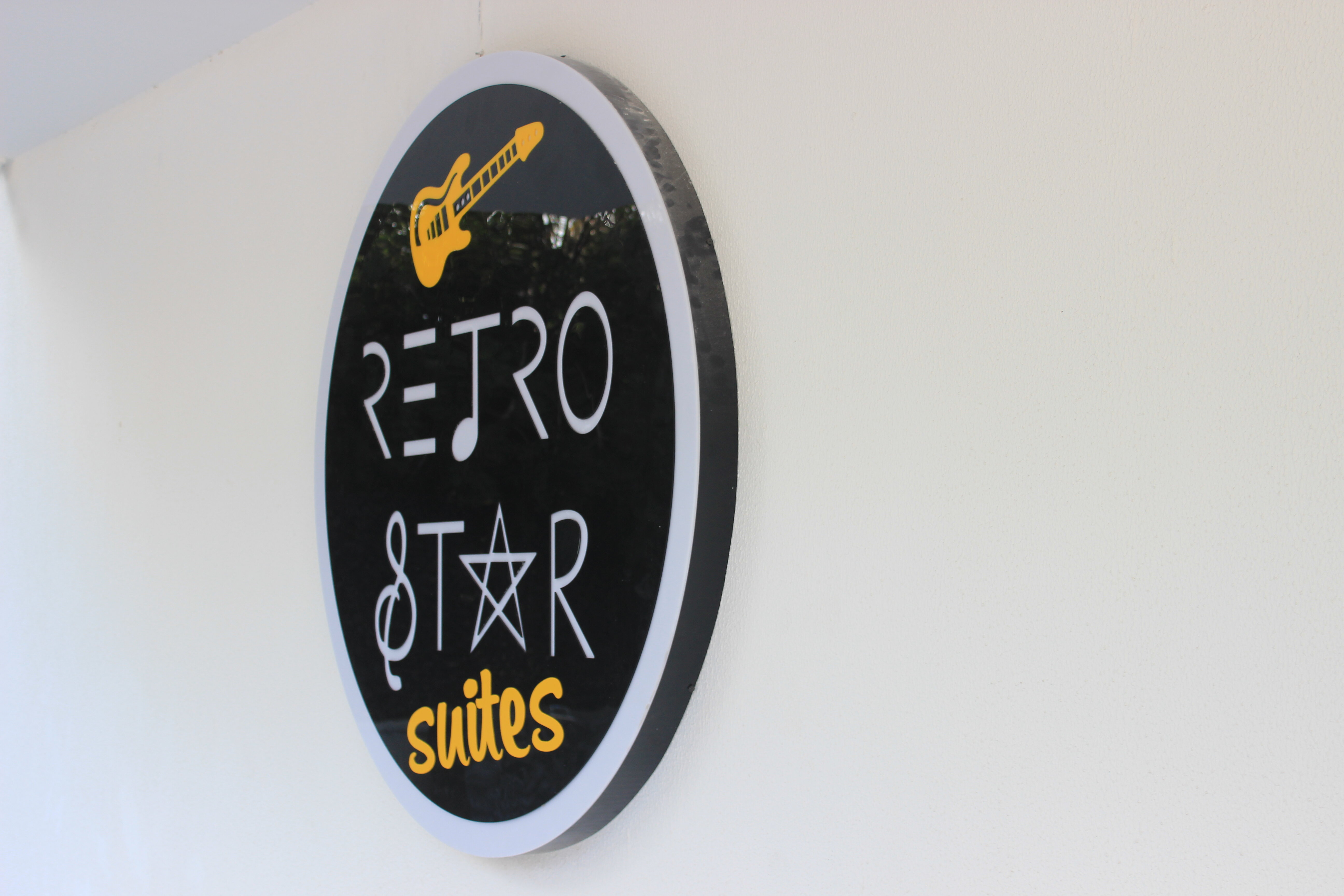 Retro Star Suites · 11