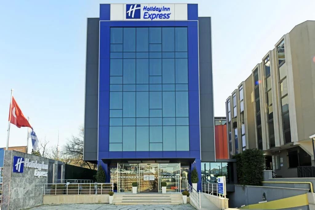Holiday Inn Express Altunizade · 8