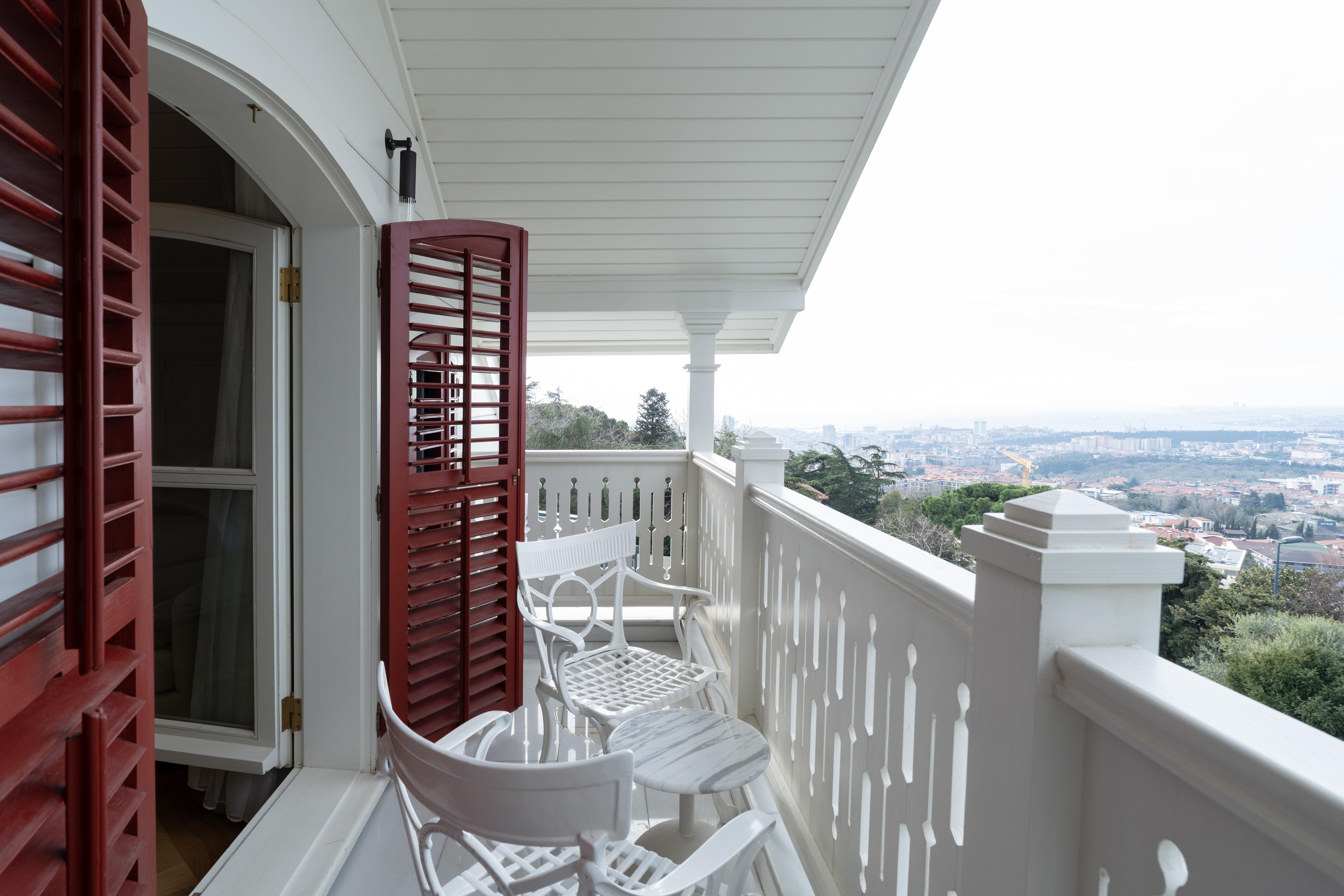 Executive Suites with Balcony