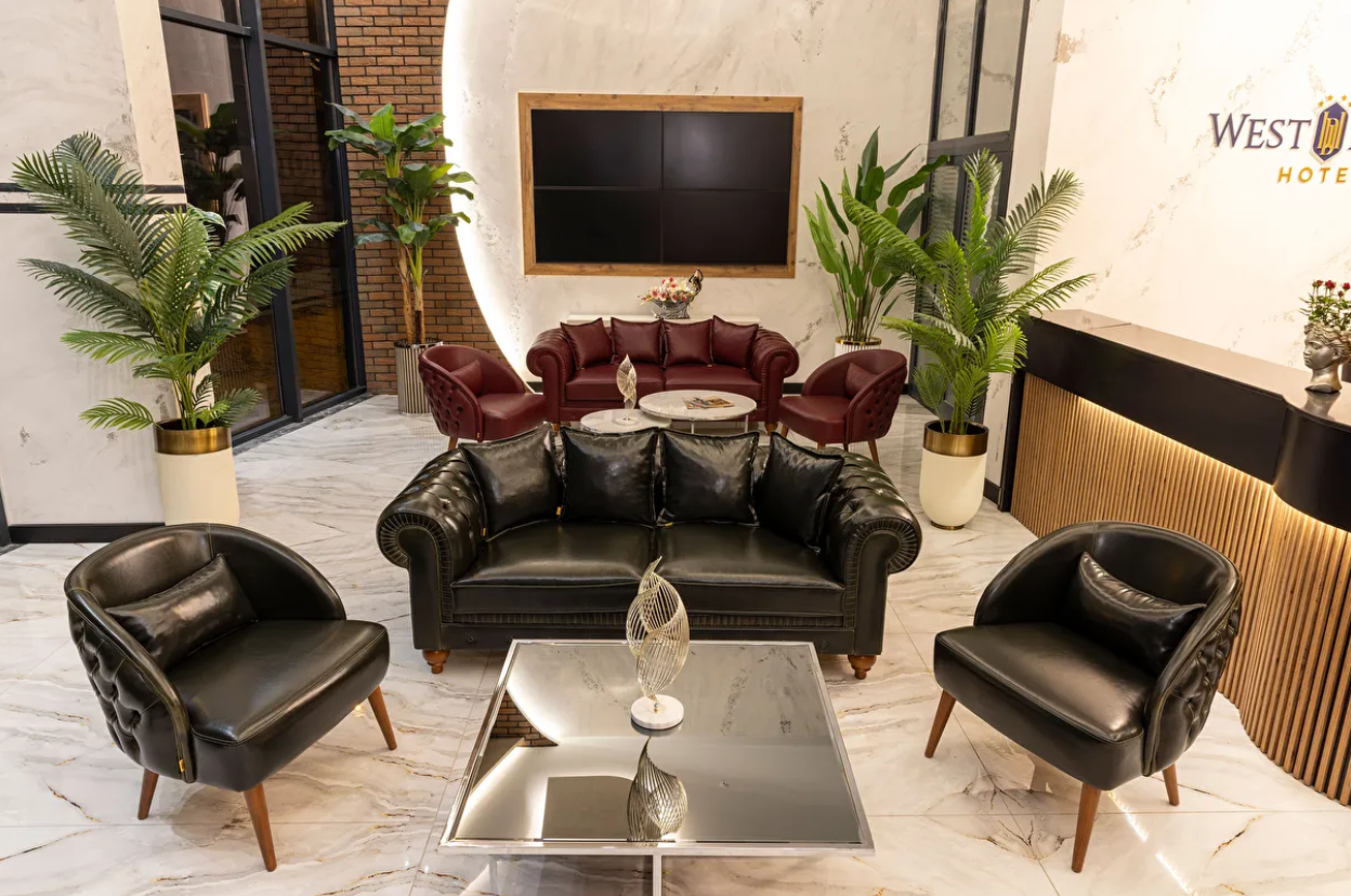 Westdoor Hotel