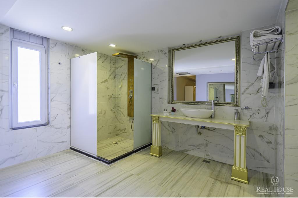 Real House Boutique Hotel