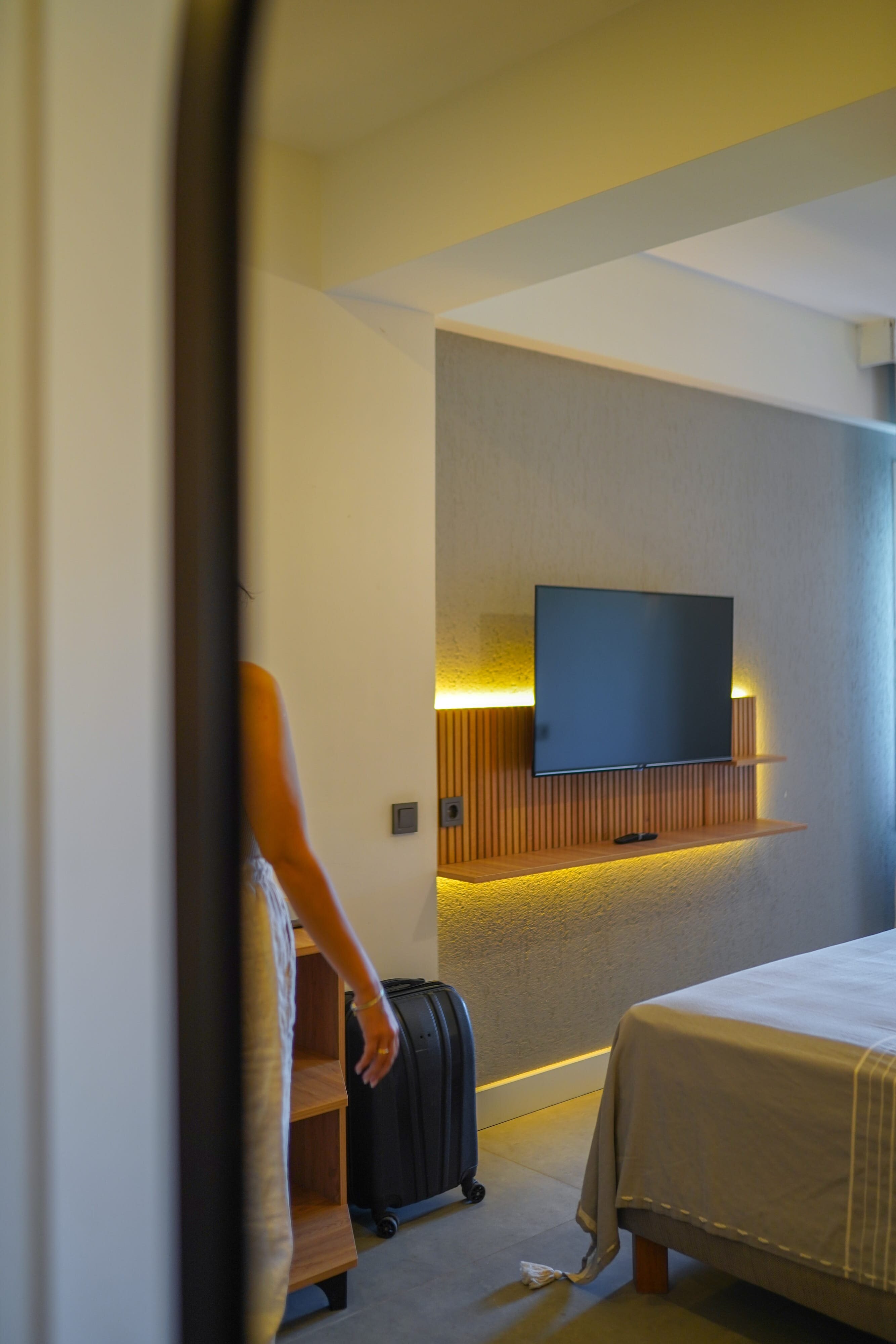 Deluxe Oda Havuz Bahçe Manzaralı ve Balkonlu