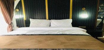 Crystal Snow Hotel