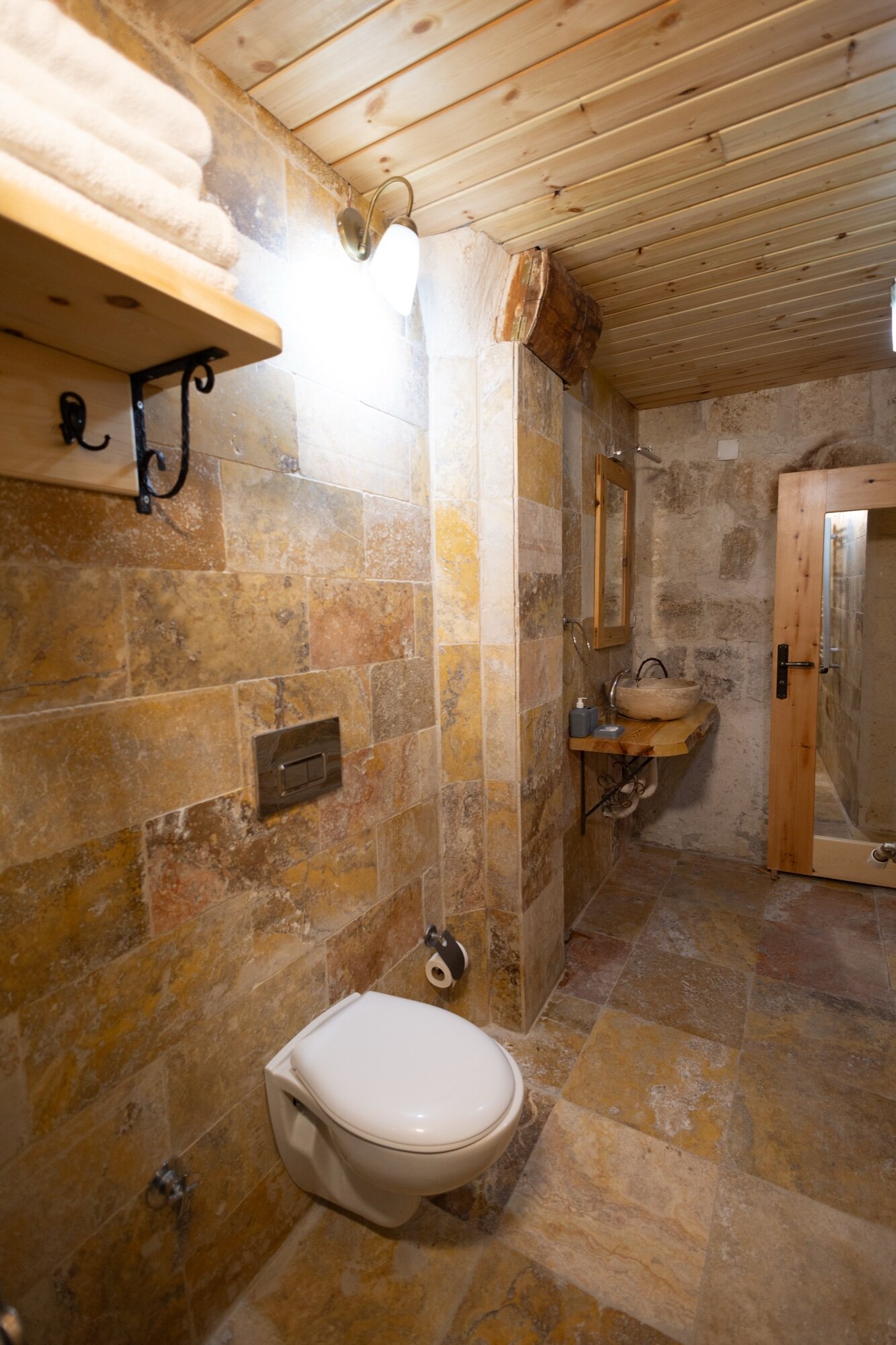 Deluxe Jacuzzi Room, Courtyard View