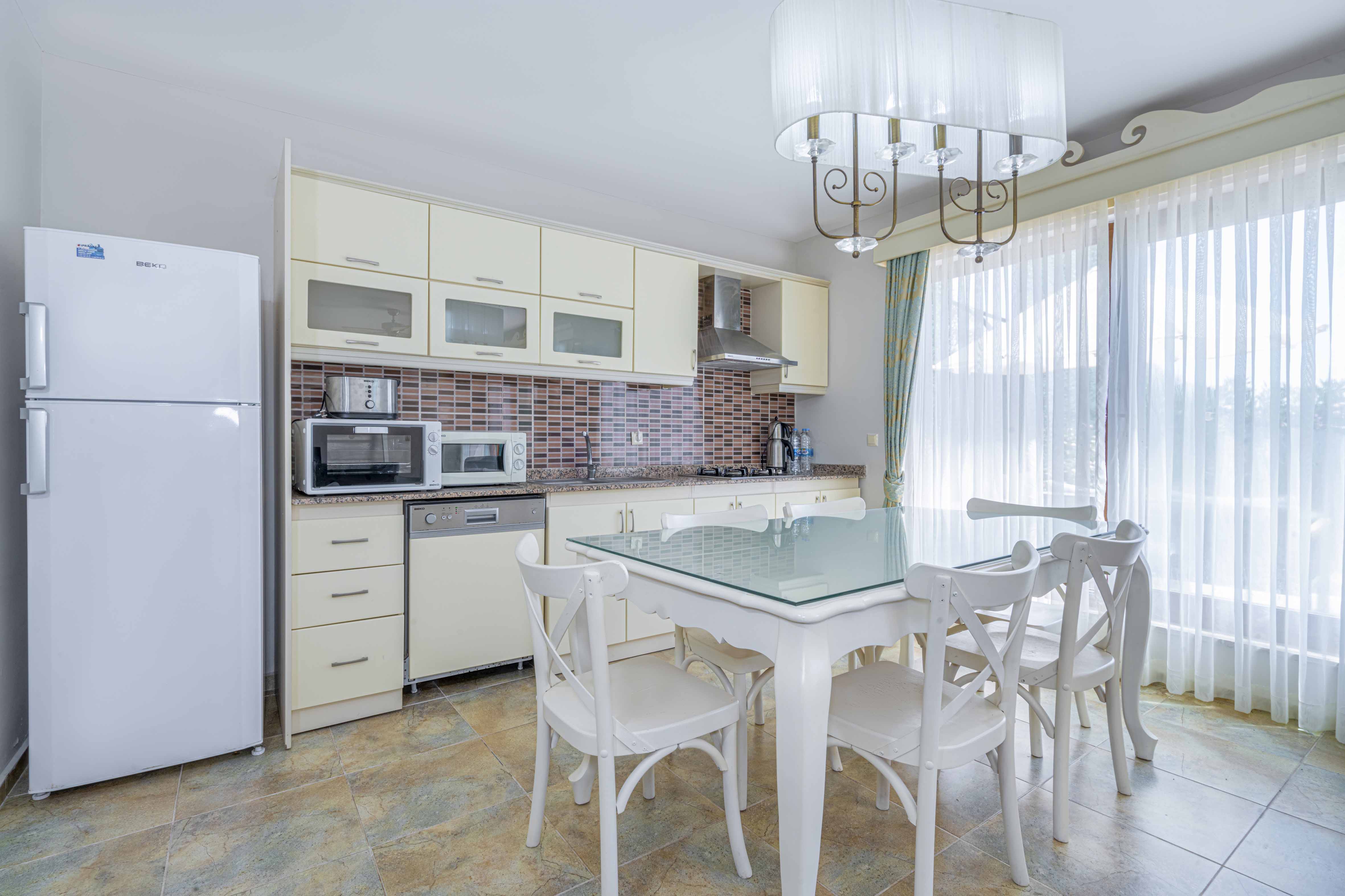 Deluxe Villa 3+1 Daire Oda, Havuz Manzaralı