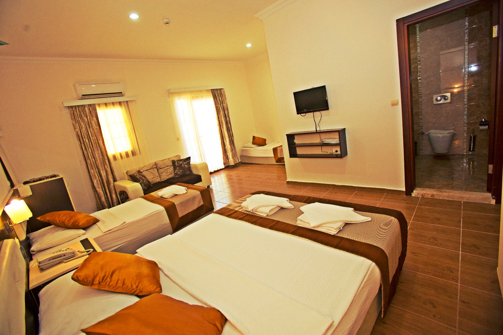Zehra Hotel Junior Suit 