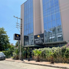 Seven City Hotel