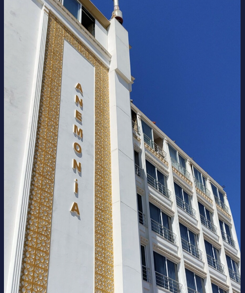 Anemonia Hotel