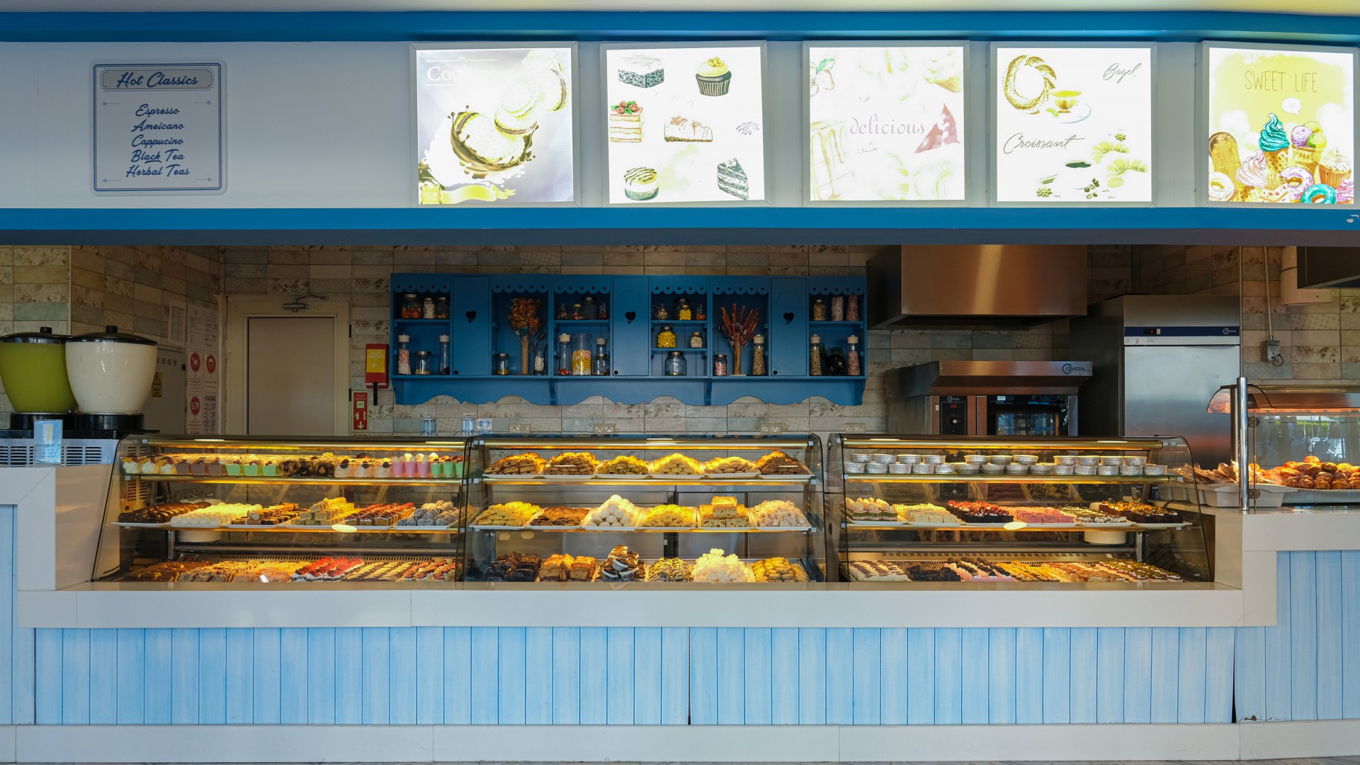 Crystal Admiral Resort Suites & Spa