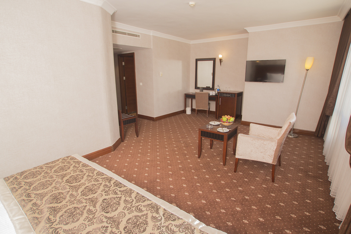 Nova Plaza Crystal Hotel