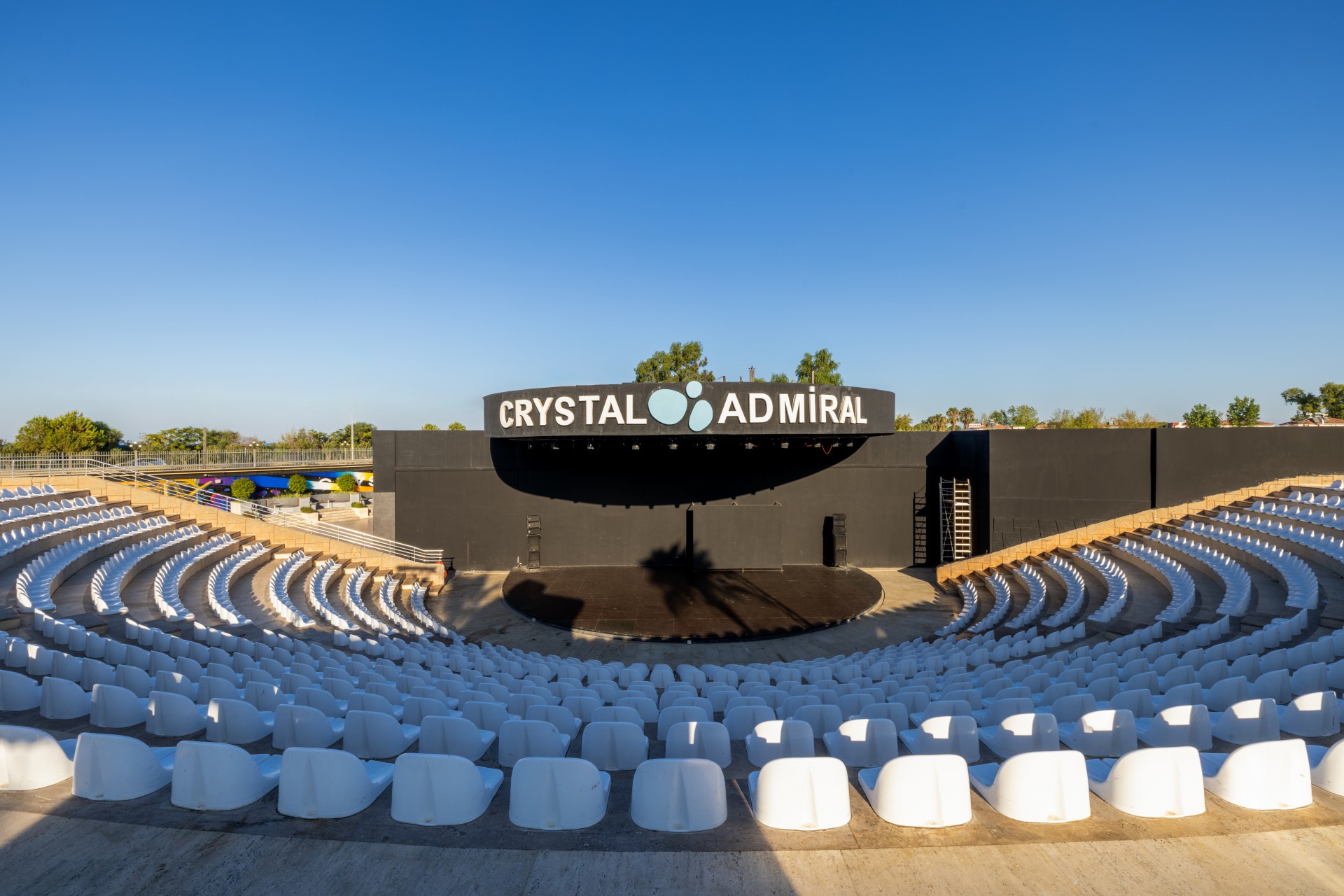 Crystal Admiral Resort Suites & Spa