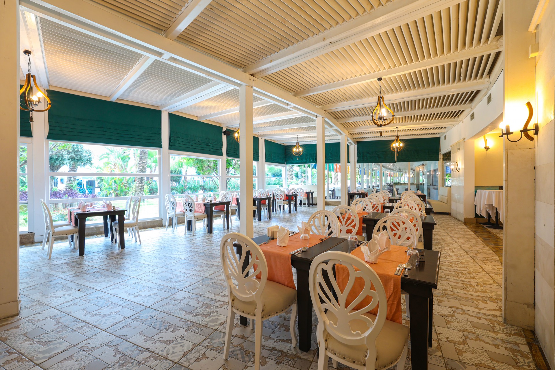 Crystal Admiral Resort Suites & Spa