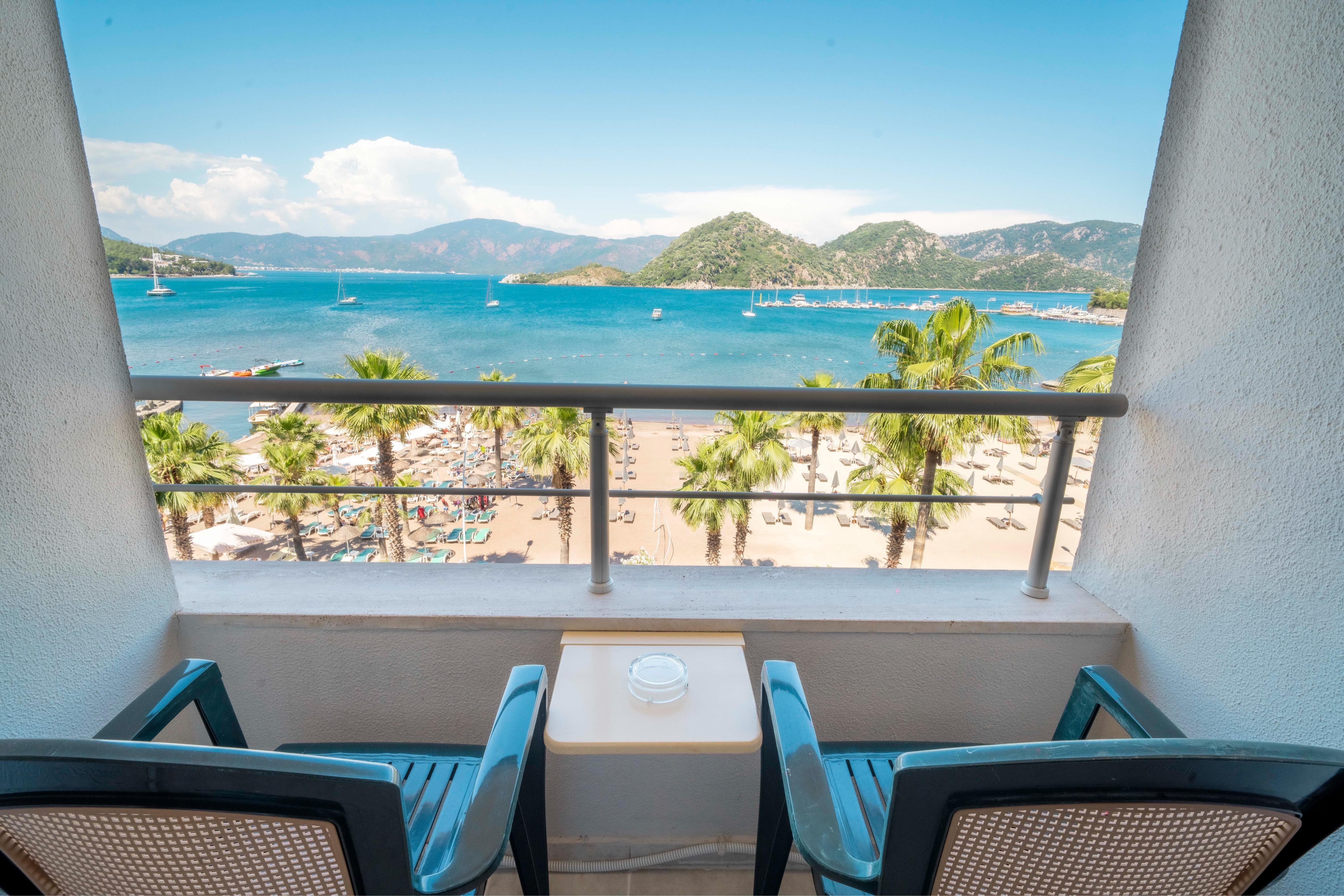 Faros Premium Beach Hotel