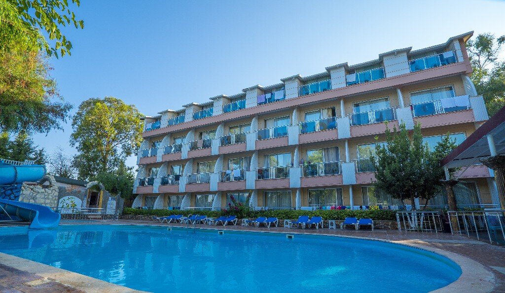 Aperion Beach Hotel