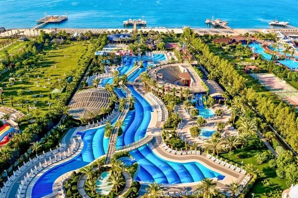 Royal Holiday Palace | Jolly