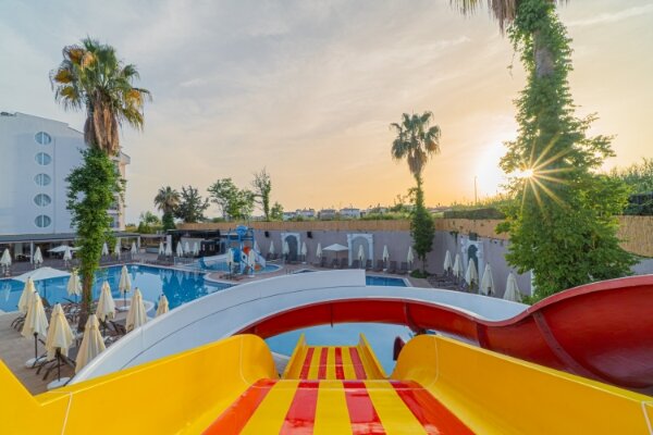Q Ella Beach Hotel