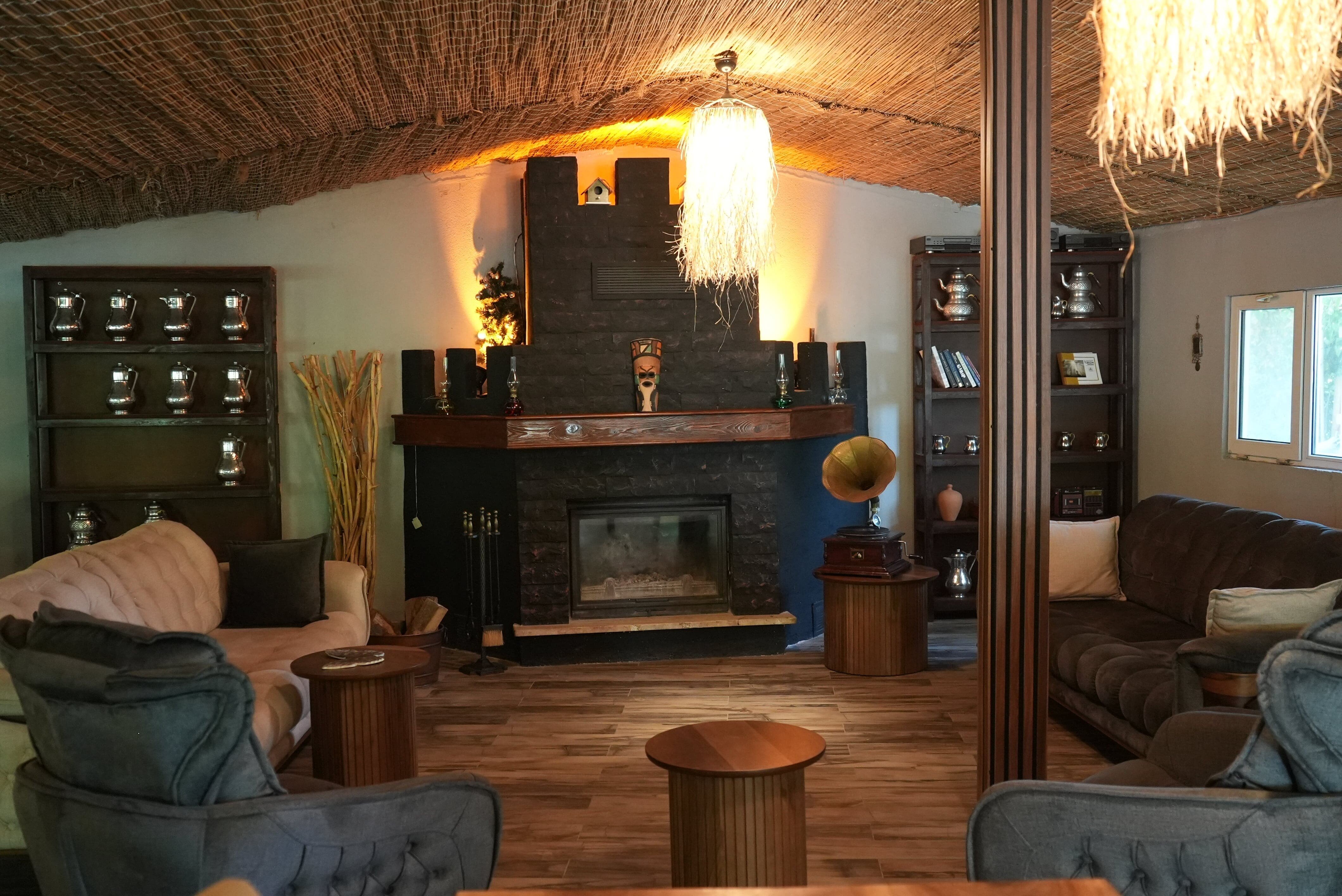 Alex Village Life · 73