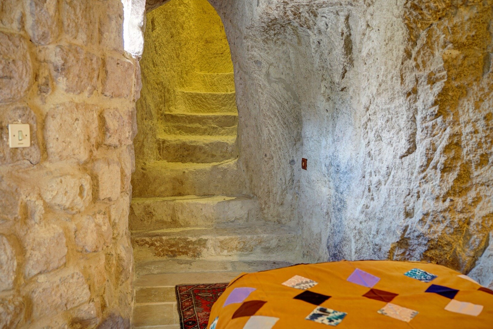 108 Melida Dubleks Cave Room