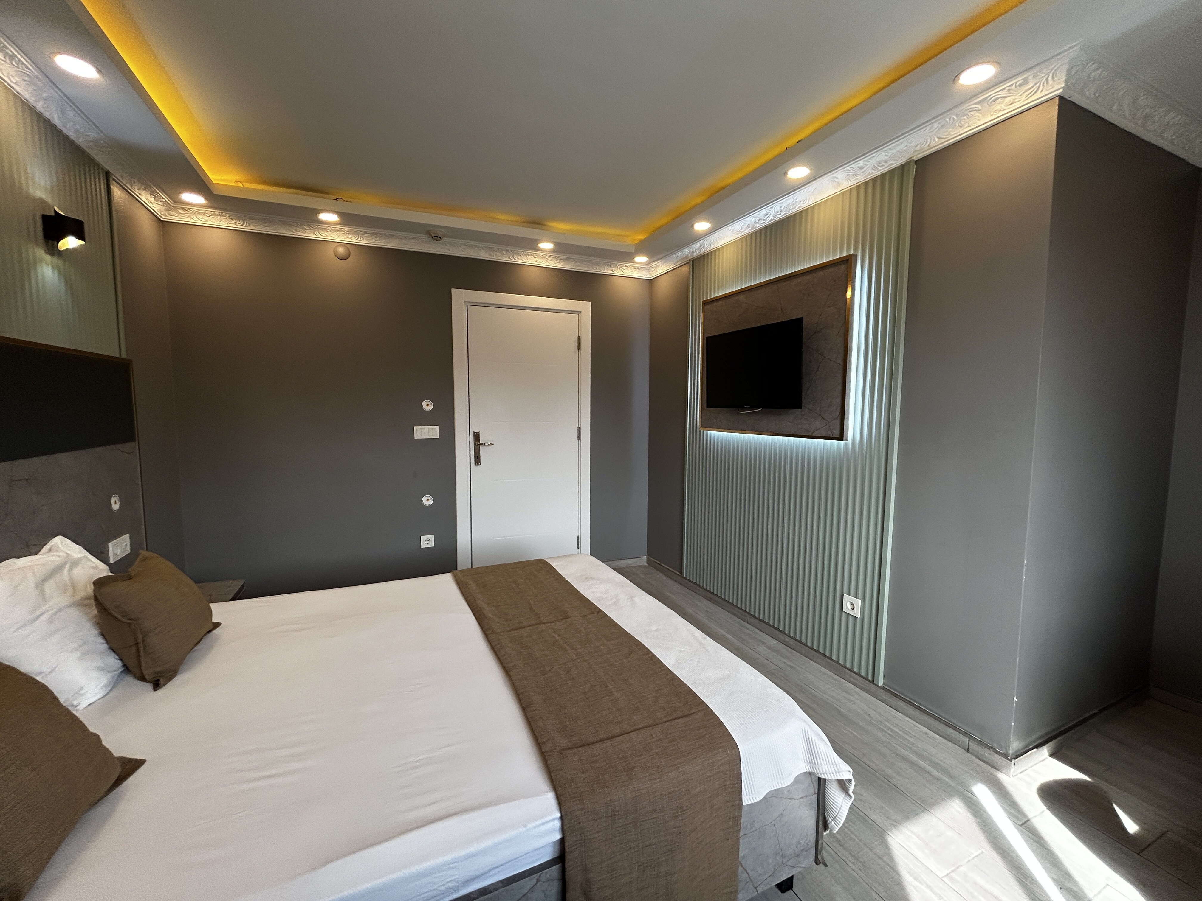 Quard Room