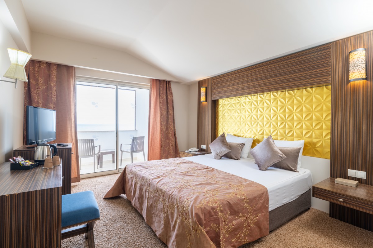 Crystal Family Resort & Spa