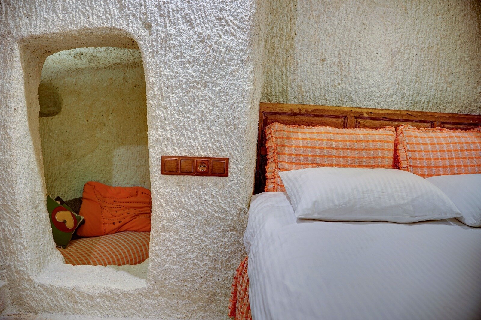 103 Cicirya Queen Cave Room