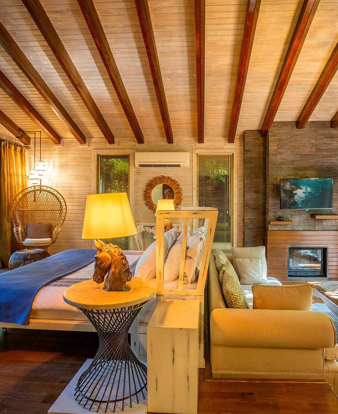 Jakuzili ve Şömineli Deluxe Bungalow