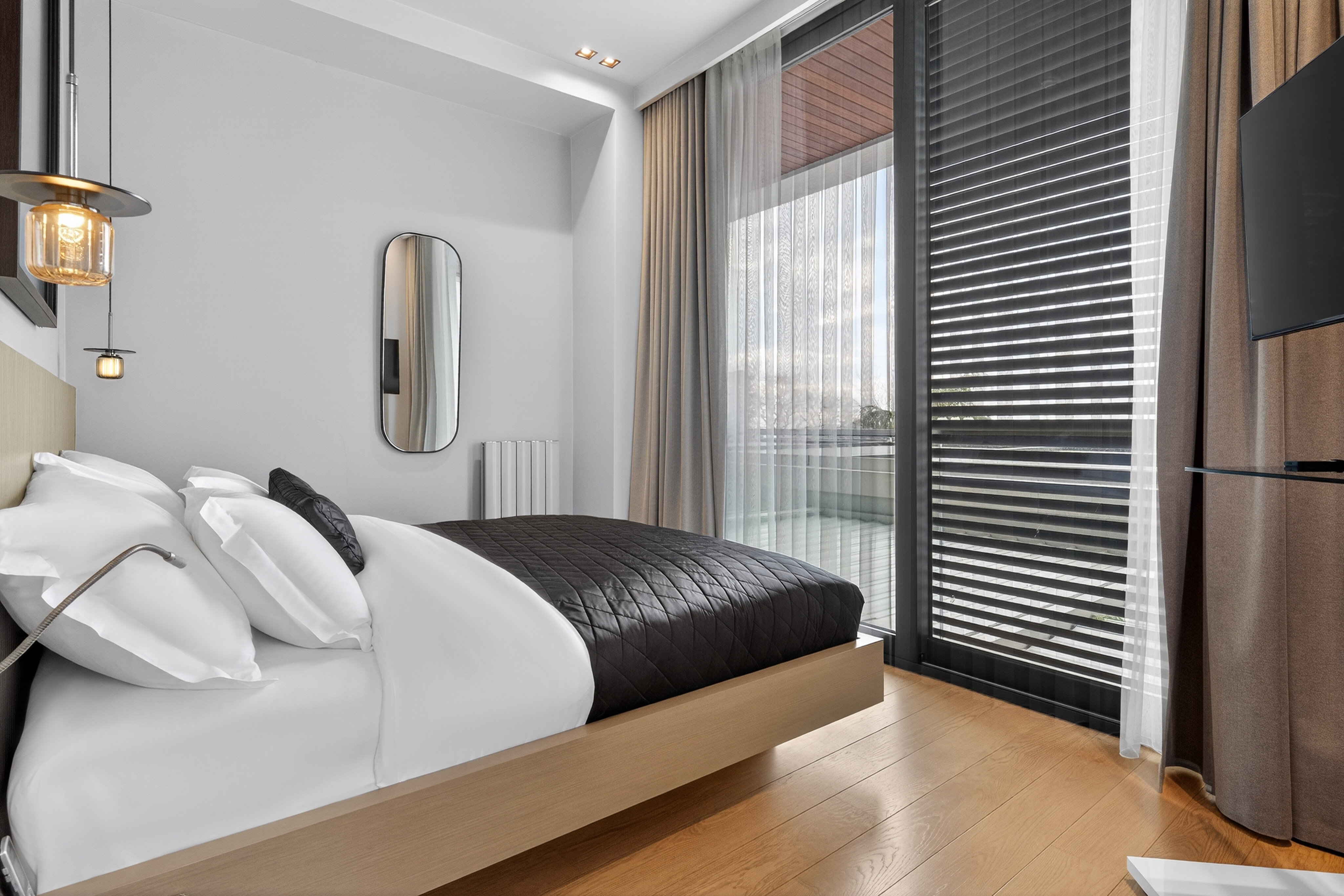 Deluxe King Suites