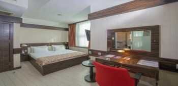 Wes Hotel · 54