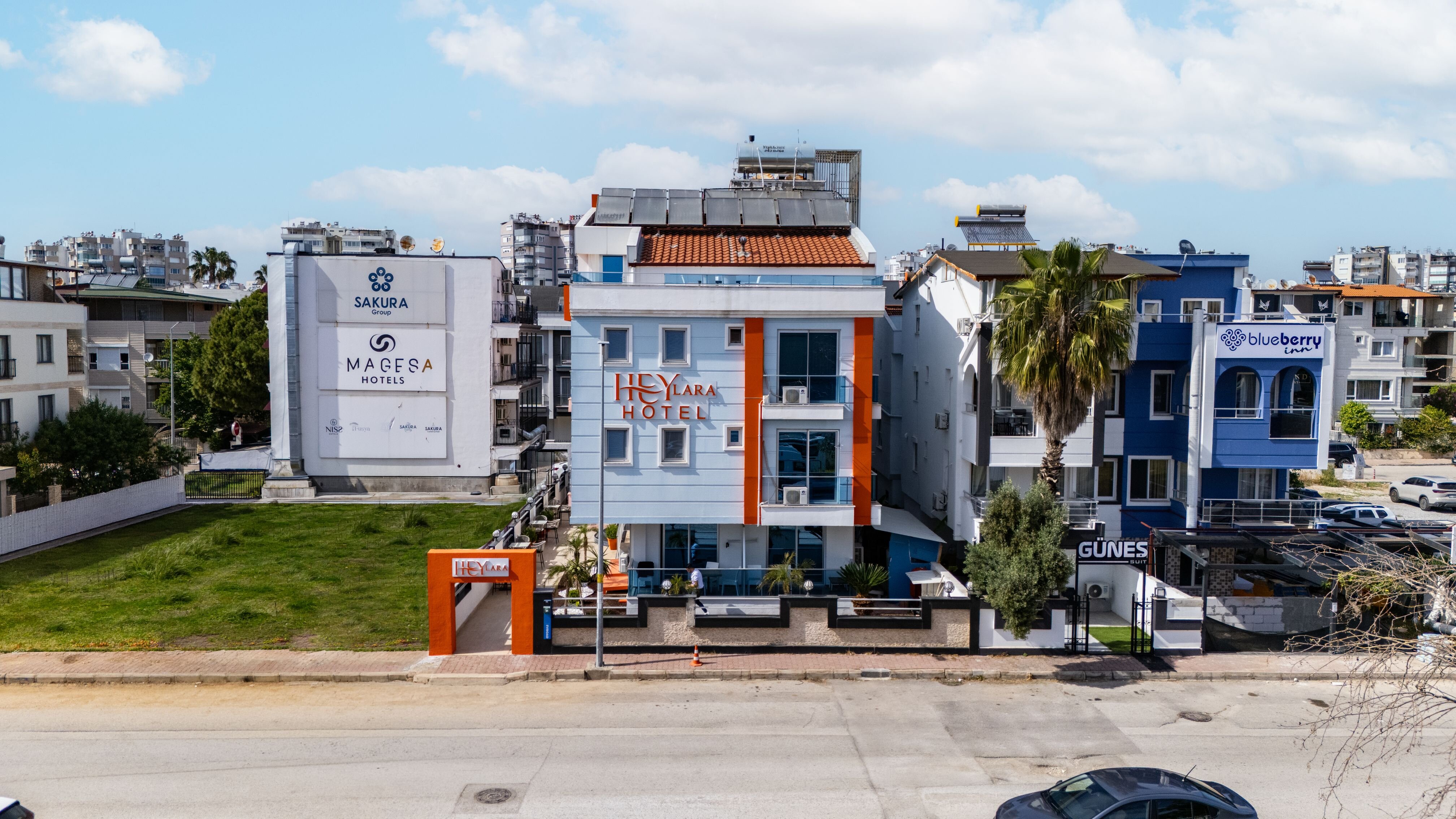 Hey Lara Hotel