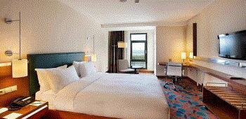 Double Tree by Hilton Van · 50