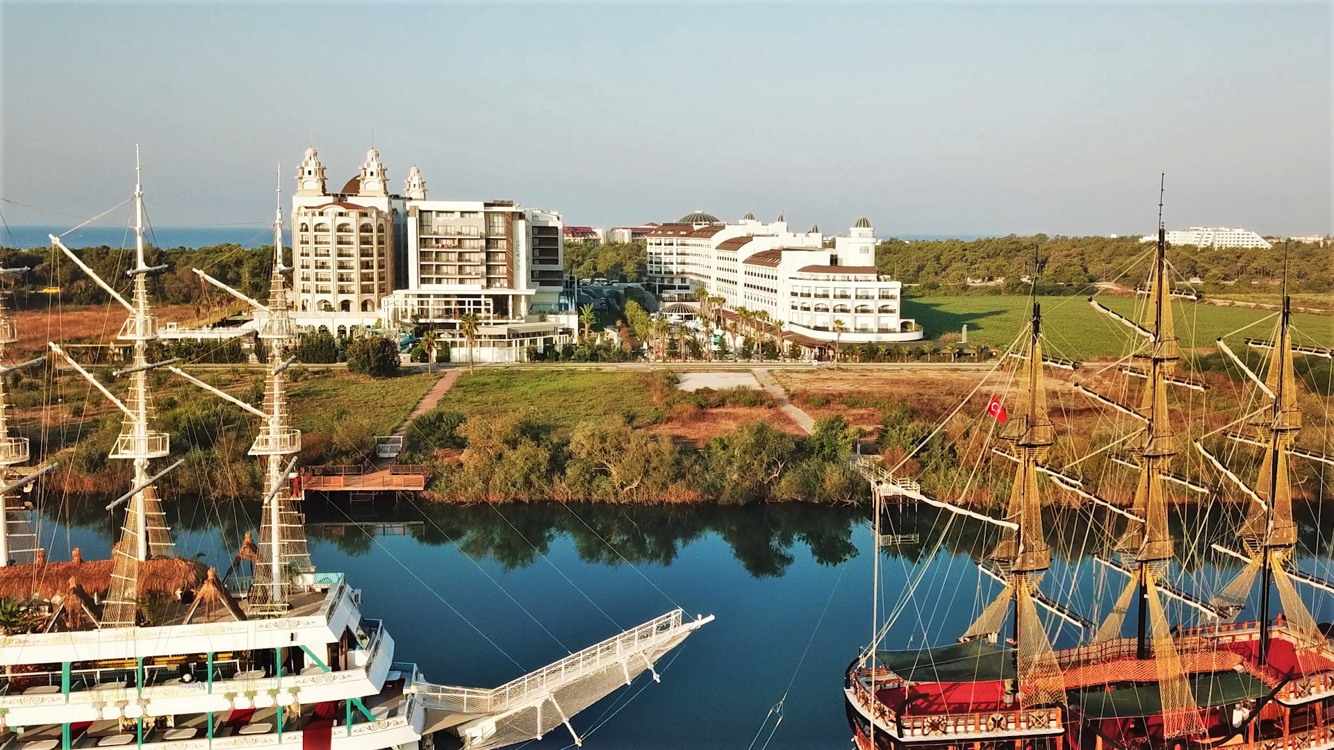 Lrs Port River Hotel & Spa