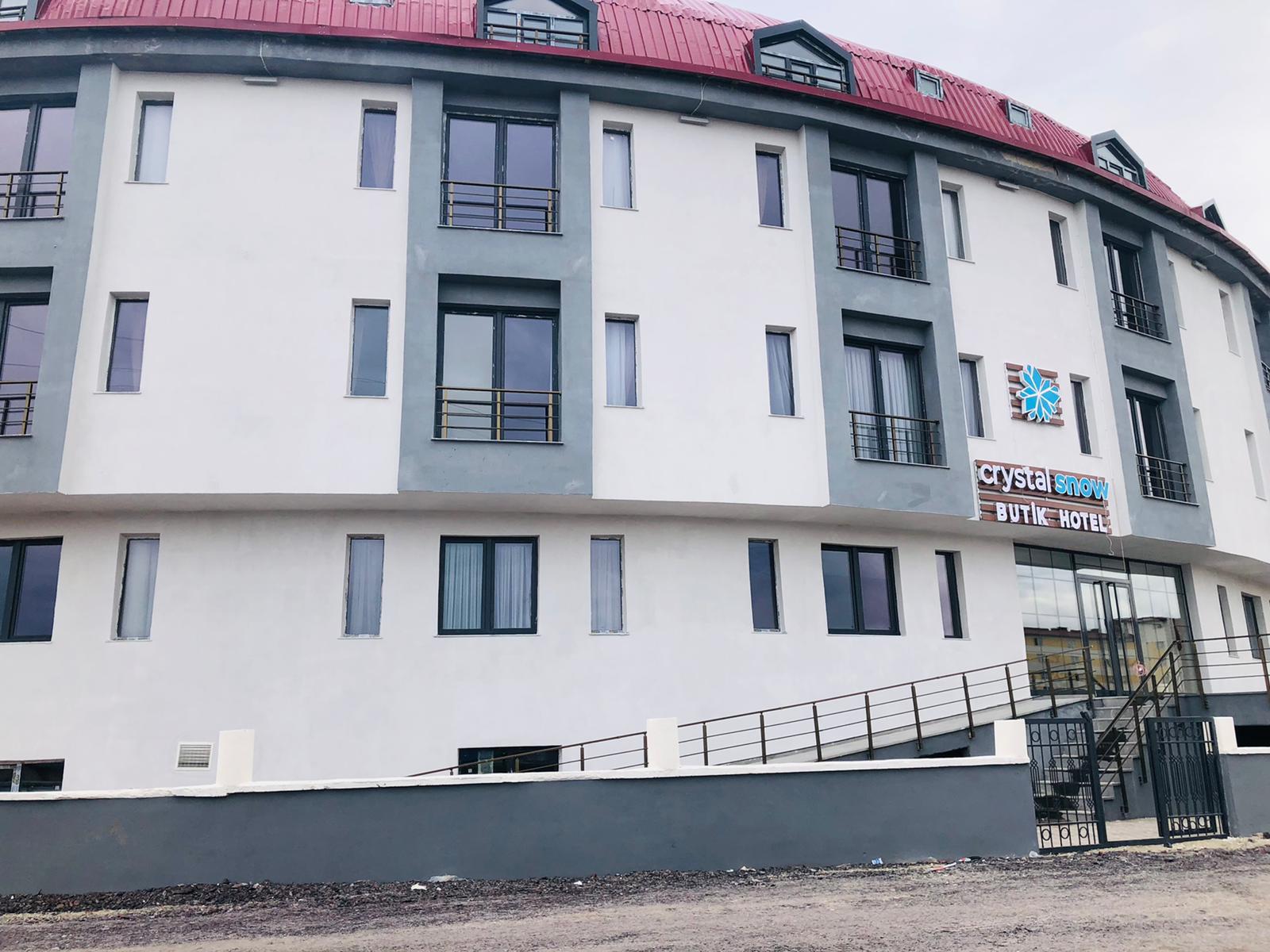 Crystal Snow Hotel