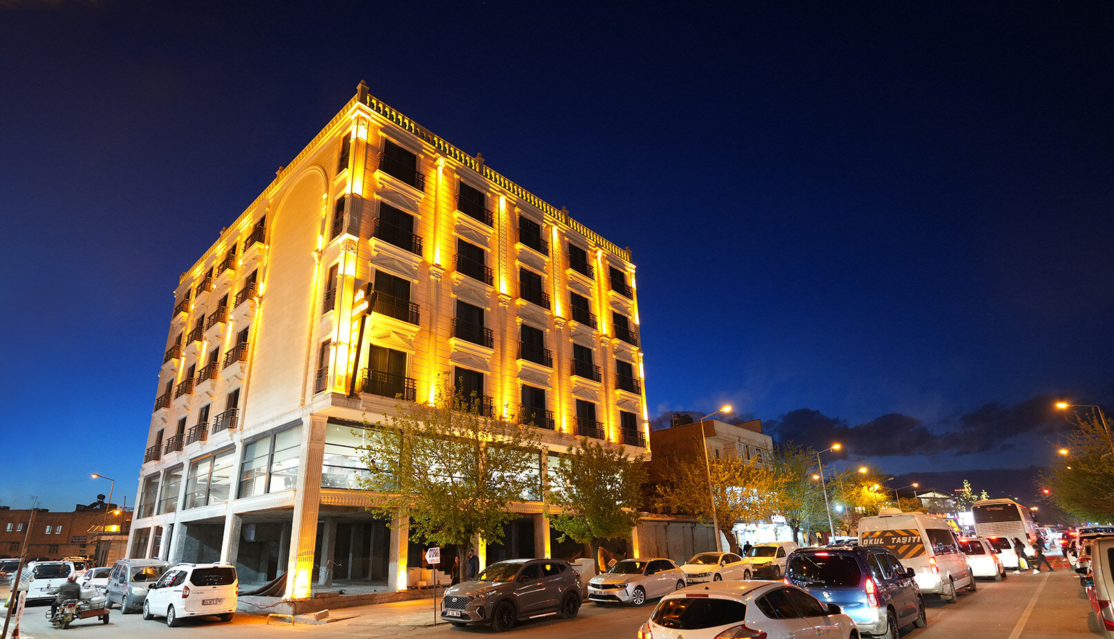 Assyria Hotel · 24