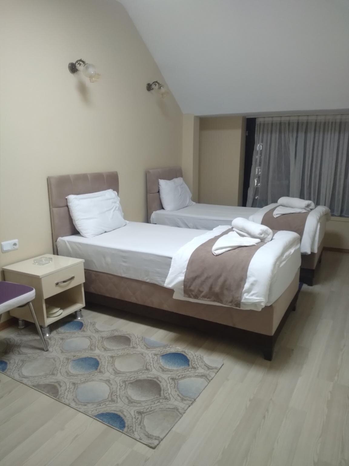 Lüx Otel