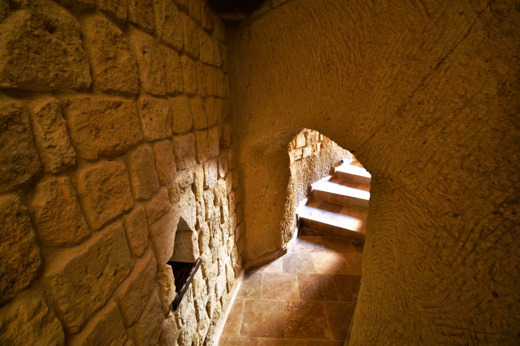 Under Cave Hotel