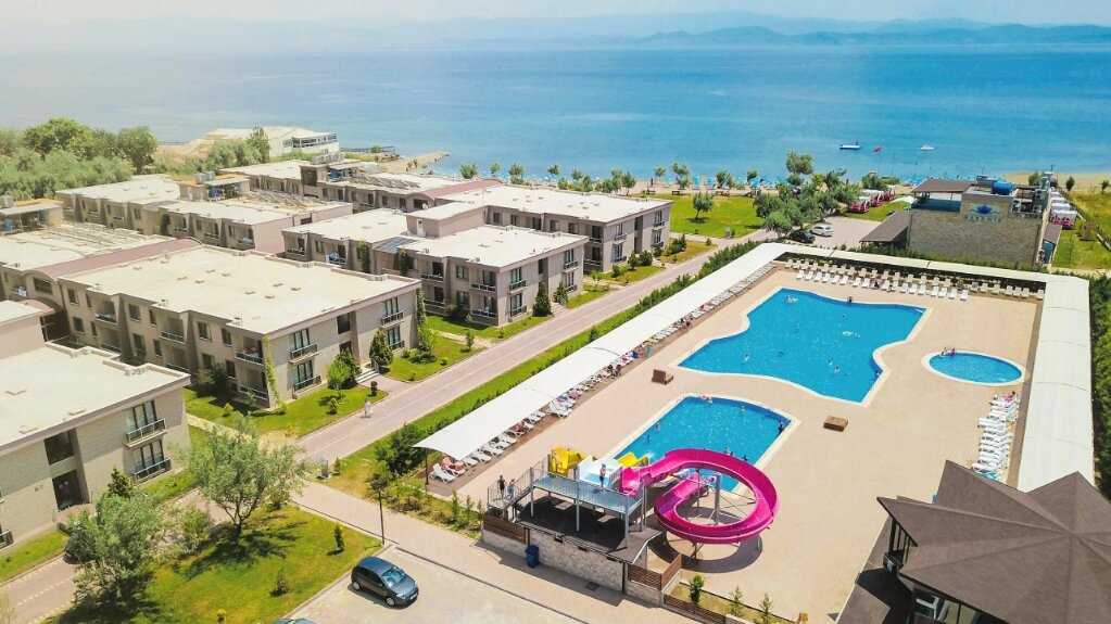 Jura Hotels Altınoluk Termal