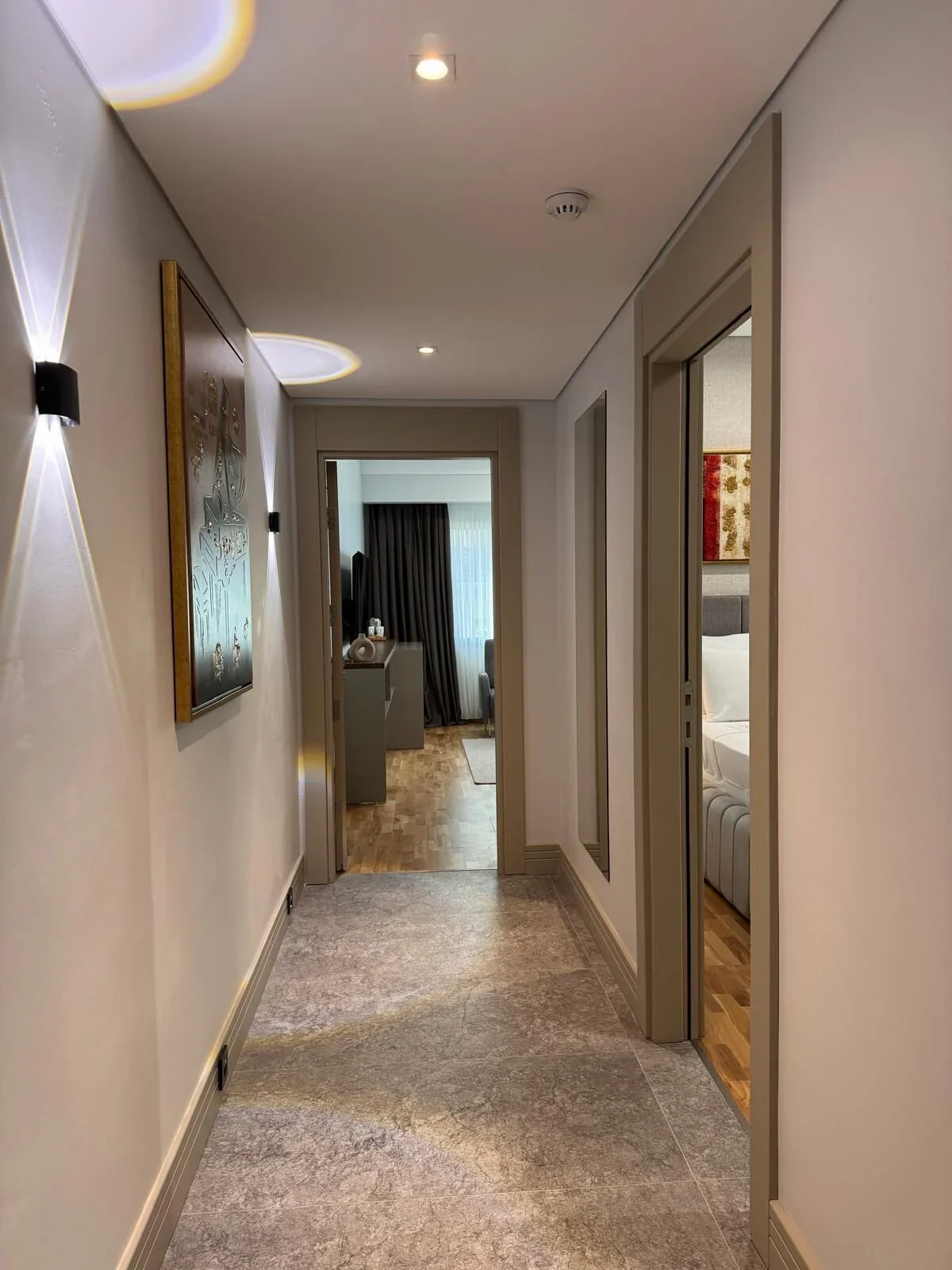 Deluxe Suit Room