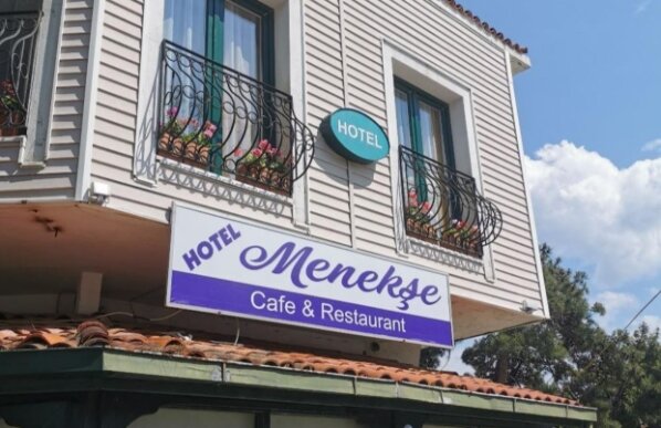 Menekşe Ayvalık