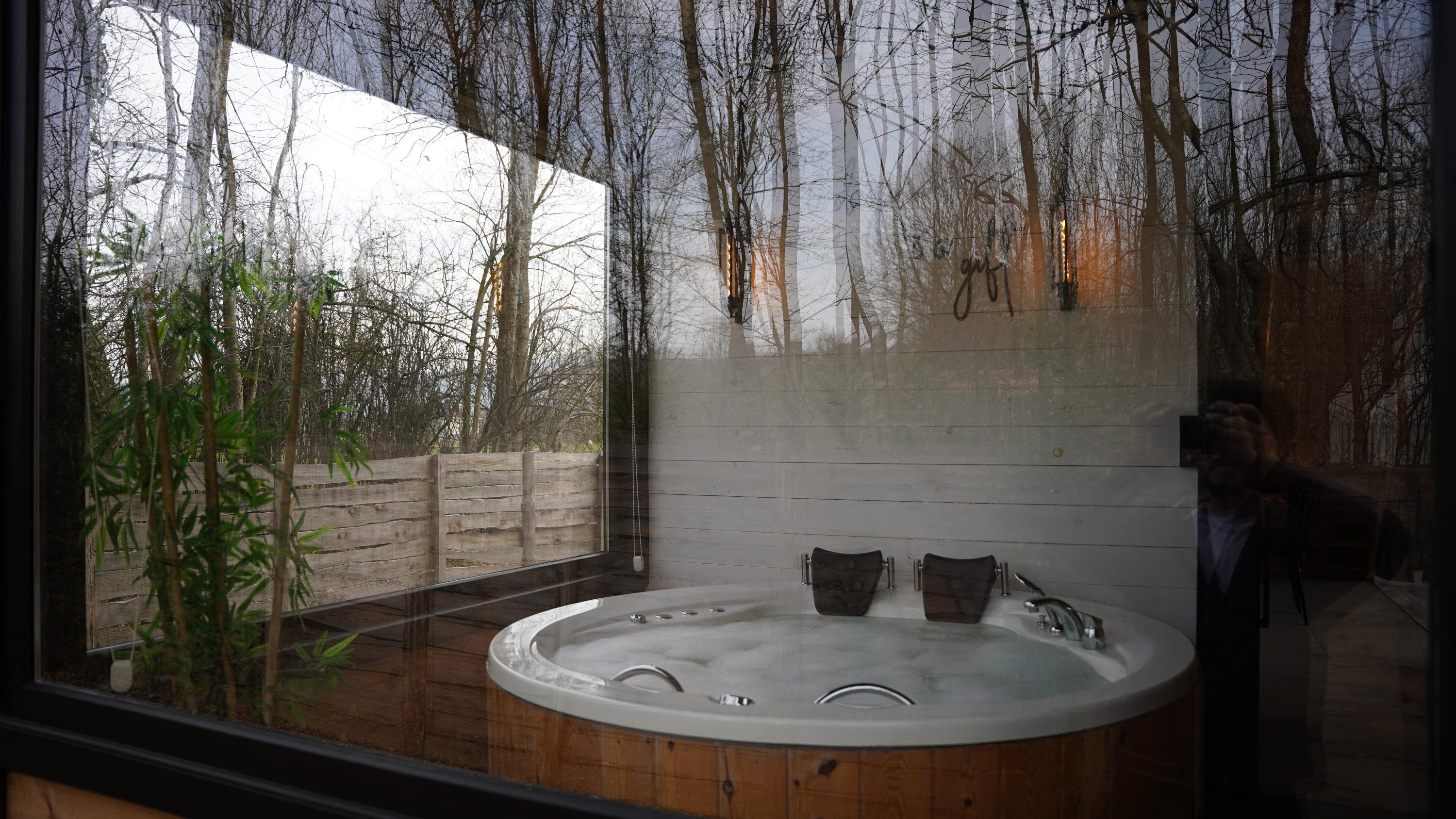 Pentalow Cabin · 40