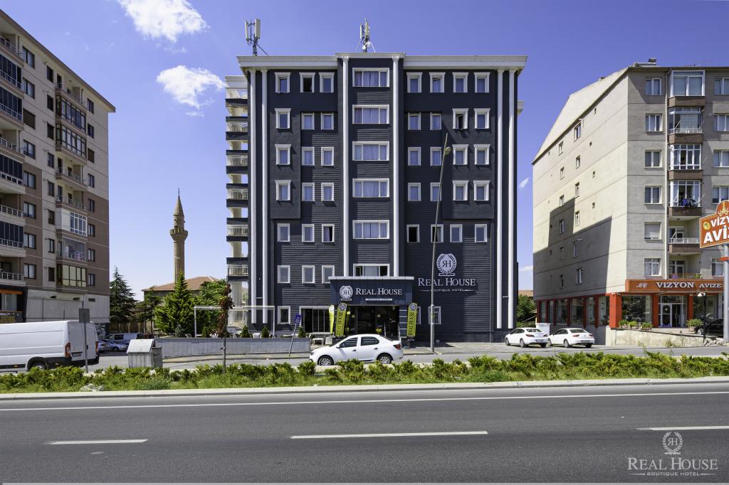 Real House Boutique Hotel