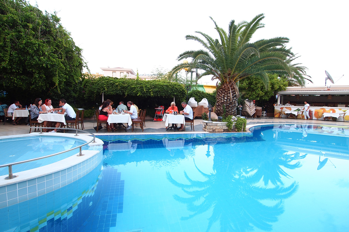 Romance Beach Hotel