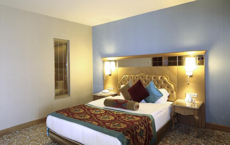 Royal Holiday Palace