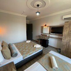 Seven City Hotel