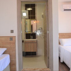 Parli Hotel Rezervasyon